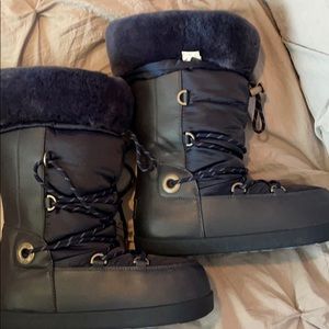 UGG snow boots never worn